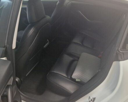 Білий Тесла Модель 3, об'ємом двигуна 0 л та пробігом 68 тис. км за 10000 $, фото 3 на Automoto.ua