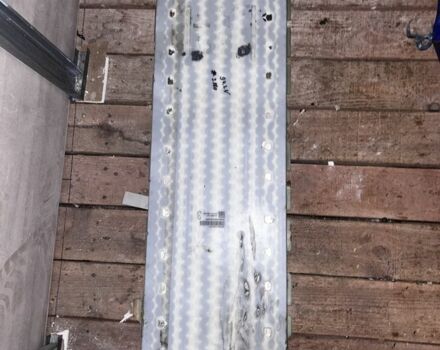 Білий Тесла Модель 3, об'ємом двигуна 0 л та пробігом 123 тис. км за 391 $, фото 1 на Automoto.ua