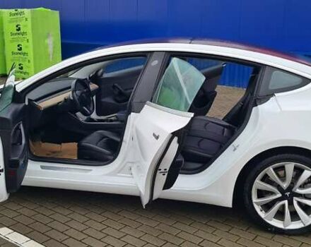 Белый Тесла Модель 3, объемом двигателя 0 л и пробегом 247 тыс. км за 13950 $, фото 14 на Automoto.ua