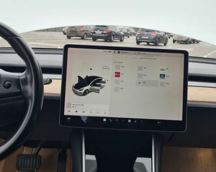 Белый Тесла Модель 3, объемом двигателя 0 л и пробегом 220 тыс. км за 13750 $, фото 3 на Automoto.ua