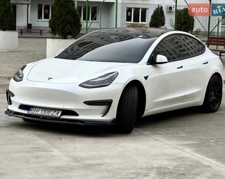 Белый Тесла Модель 3, объемом двигателя 0 л и пробегом 86 тыс. км за 19999 $, фото 9 на Automoto.ua
