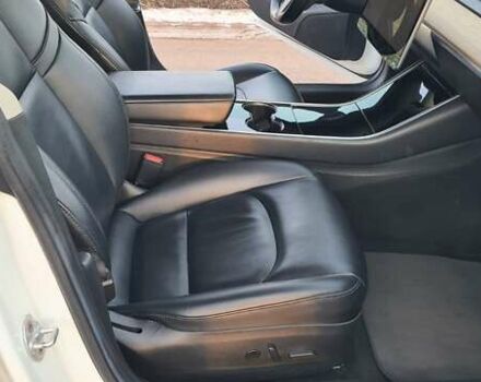 Белый Тесла Модель 3, объемом двигателя 0 л и пробегом 190 тыс. км за 13450 $, фото 11 на Automoto.ua