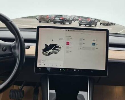 Белый Тесла Модель 3, объемом двигателя 0 л и пробегом 190 тыс. км за 13450 $, фото 6 на Automoto.ua