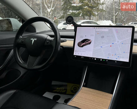 Білий Тесла Модель 3, об'ємом двигуна 0 л та пробігом 165 тис. км за 16500 $, фото 10 на Automoto.ua