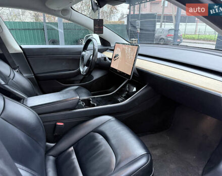 Білий Тесла Модель 3, об'ємом двигуна 0 л та пробігом 247 тис. км за 13999 $, фото 11 на Automoto.ua