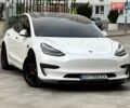Белый Тесла Модель 3, объемом двигателя 0 л и пробегом 86 тыс. км за 19999 $, фото 2 на Automoto.ua