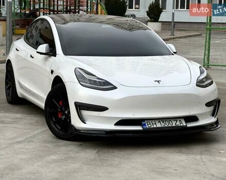 Белый Тесла Модель 3, объемом двигателя 0 л и пробегом 86 тыс. км за 19999 $, фото 4 на Automoto.ua