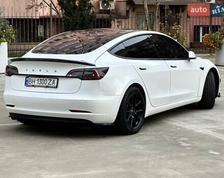 Белый Тесла Модель 3, объемом двигателя 0 л и пробегом 86 тыс. км за 19999 $, фото 5 на Automoto.ua