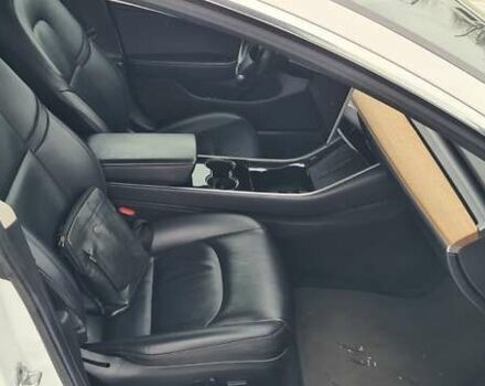 Белый Тесла Модель 3, объемом двигателя 0 л и пробегом 190 тыс. км за 13450 $, фото 24 на Automoto.ua