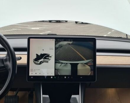 Белый Тесла Модель 3, объемом двигателя 0 л и пробегом 220 тыс. км за 13750 $, фото 4 на Automoto.ua