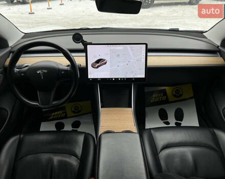 Білий Тесла Модель 3, об'ємом двигуна 0 л та пробігом 165 тис. км за 16500 $, фото 8 на Automoto.ua