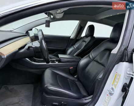 Білий Тесла Модель 3, об'ємом двигуна 0 л та пробігом 247 тис. км за 13999 $, фото 15 на Automoto.ua