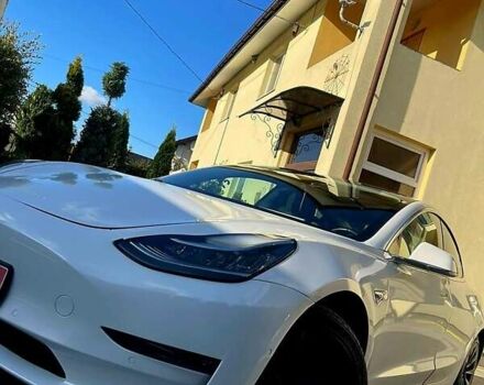 Тесла Модель 3 2017 в Львове на Automoto.ua Белый Тесла Модель 3, объемом двигателя 0 л и пробегом 199 тыс. км за 15999 $, фото 5 на Automoto.ua
