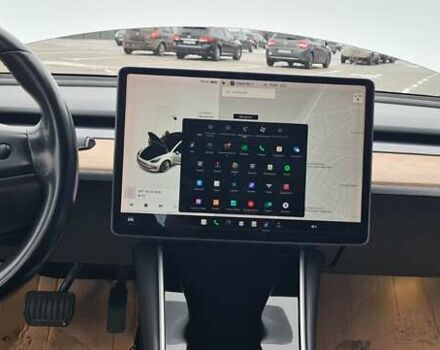 Белый Тесла Модель 3, объемом двигателя 0 л и пробегом 190 тыс. км за 13450 $, фото 4 на Automoto.ua