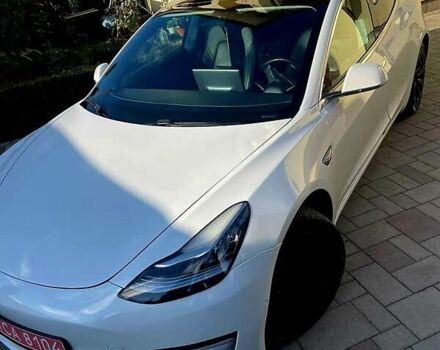 Тесла Модель 3 2017 в Львове на Automoto.ua Белый Тесла Модель 3, объемом двигателя 0 л и пробегом 199 тыс. км за 15999 $, фото 8 на Automoto.ua