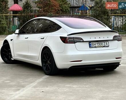 Белый Тесла Модель 3, объемом двигателя 0 л и пробегом 86 тыс. км за 19999 $, фото 8 на Automoto.ua