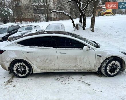 Белый Тесла Модель 3, объемом двигателя 0 л и пробегом 165 тыс. км за 16200 $, фото 2 на Automoto.ua