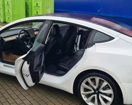 Белый Тесла Модель 3, объемом двигателя 0 л и пробегом 247 тыс. км за 13950 $, фото 23 на Automoto.ua