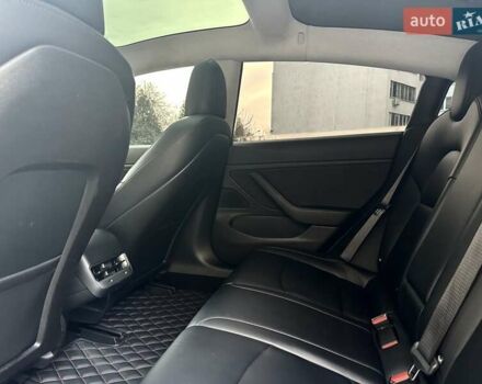 Белый Тесла Модель 3, объемом двигателя 0 л и пробегом 86 тыс. км за 19999 $, фото 13 на Automoto.ua