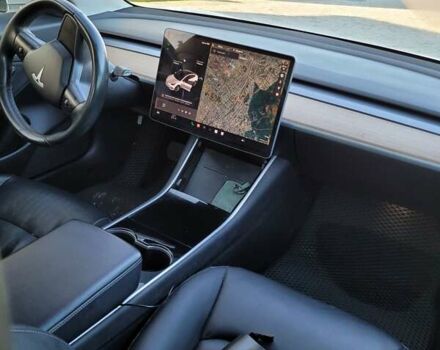 Тесла Модель 3 2017 в Львове на Automoto.ua Белый Тесла Модель 3, объемом двигателя 0 л и пробегом 199 тыс. км за 15999 $, фото 26 на Automoto.ua