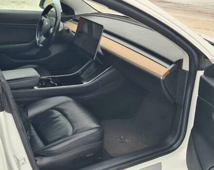 Белый Тесла Модель 3, объемом двигателя 0 л и пробегом 190 тыс. км за 13450 $, фото 25 на Automoto.ua