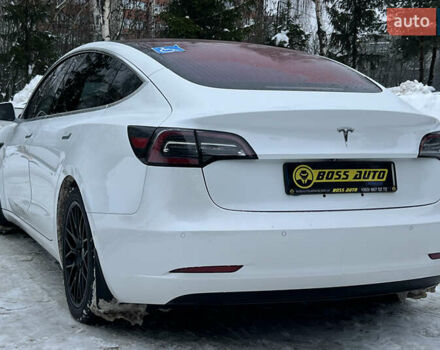 Білий Тесла Модель 3, об'ємом двигуна 0 л та пробігом 165 тис. км за 16500 $, фото 4 на Automoto.ua