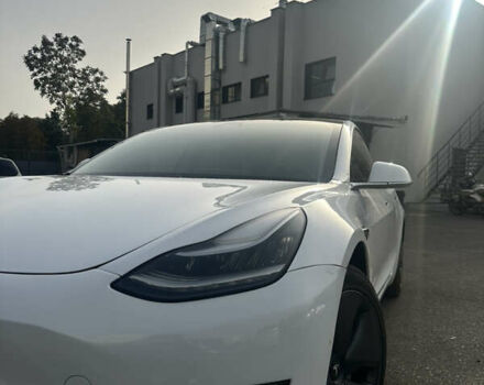 Белый Тесла Модель 3, объемом двигателя 0 л и пробегом 58 тыс. км за 18000 $, фото 7 на Automoto.ua