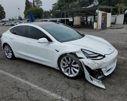 Тесла Модель 3 2018 в Киеве на Automoto.ua Белый Тесла Модель 3, объемом двигателя 0 л и пробегом 41 тыс. км за 6000 $, фото 3 на Automoto.ua