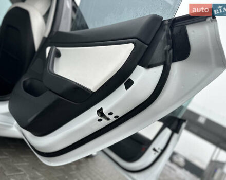 Білий Тесла Модель 3, об'ємом двигуна 0 л та пробігом 118 тис. км за 14999 $, фото 102 на Automoto.ua