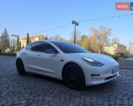 Белый Тесла Модель 3, объемом двигателя 0 л и пробегом 98 тыс. км за 19150 $, фото 5 на Automoto.ua