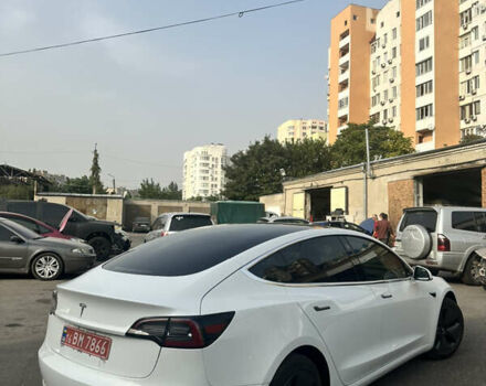 Белый Тесла Модель 3, объемом двигателя 0 л и пробегом 58 тыс. км за 18000 $, фото 4 на Automoto.ua