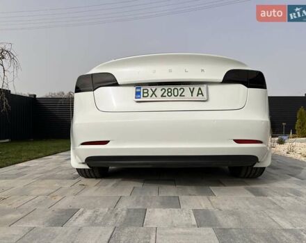 Белый Тесла Модель 3, объемом двигателя 0 л и пробегом 132 тыс. км за 20100 $, фото 8 на Automoto.ua