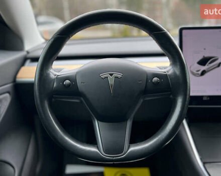 Белый Тесла Модель 3, объемом двигателя 0 л и пробегом 116 тыс. км за 17650 $, фото 10 на Automoto.ua