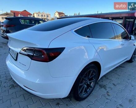 Белый Тесла Модель 3, объемом двигателя 0 л и пробегом 80 тыс. км за 17500 $, фото 6 на Automoto.ua