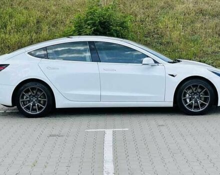 Белый Тесла Модель 3, объемом двигателя 0 л и пробегом 76 тыс. км за 12400 $, фото 3 на Automoto.ua