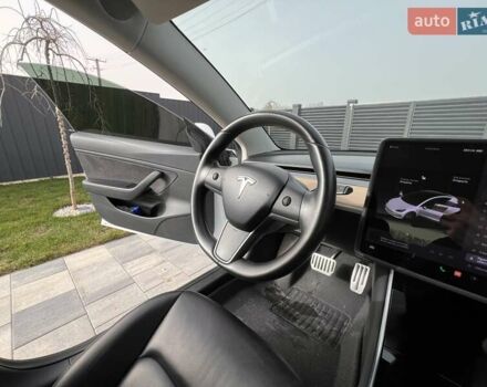 Белый Тесла Модель 3, объемом двигателя 0 л и пробегом 132 тыс. км за 20100 $, фото 26 на Automoto.ua