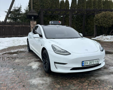 Білий Тесла Модель 3, об'ємом двигуна 0 л та пробігом 117 тис. км за 17200 $, фото 1 на Automoto.ua