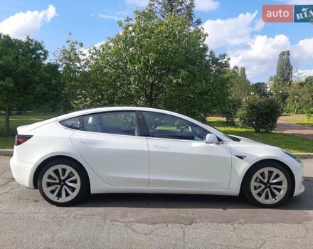 Белый Тесла Модель 3, объемом двигателя 0 л и пробегом 40 тыс. км за 21500 $, фото 5 на Automoto.ua