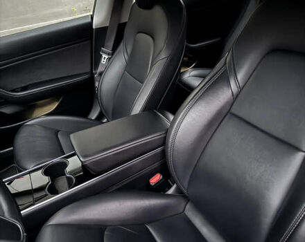 Белый Тесла Модель 3, объемом двигателя 0 л и пробегом 123 тыс. км за 16900 $, фото 15 на Automoto.ua