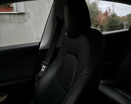 Белый Тесла Модель 3, объемом двигателя 0 л и пробегом 123 тыс. км за 16595 $, фото 27 на Automoto.ua