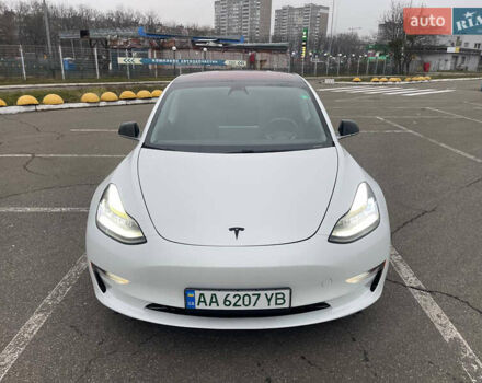 Белый Тесла Модель 3, объемом двигателя 0 л и пробегом 196 тыс. км за 15500 $, фото 3 на Automoto.ua