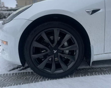 Белый Тесла Модель 3, объемом двигателя 0 л и пробегом 105 тыс. км за 18500 $, фото 4 на Automoto.ua