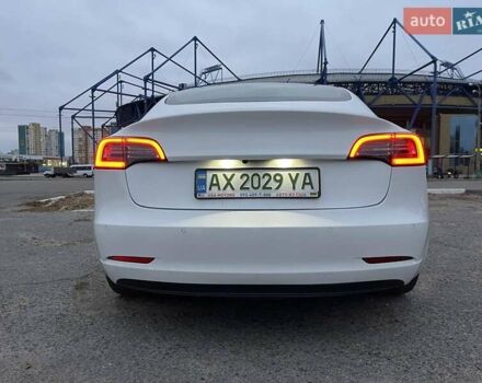 Белый Тесла Модель 3, объемом двигателя 0 л и пробегом 128 тыс. км за 16999 $, фото 20 на Automoto.ua