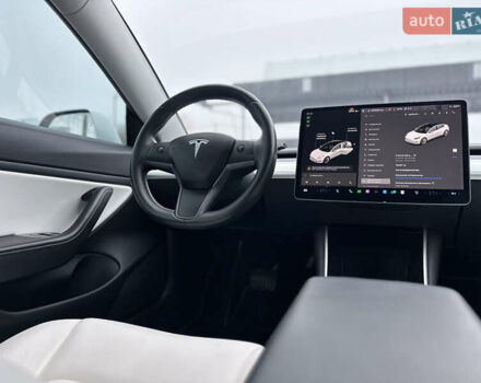 Білий Тесла Модель 3, об'ємом двигуна 0 л та пробігом 118 тис. км за 14999 $, фото 89 на Automoto.ua