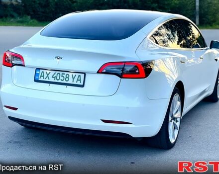 Білий Тесла Модель 3, об'ємом двигуна 0 л та пробігом 107 тис. км за 18000 $, фото 3 на Automoto.ua