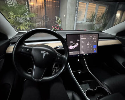 Белый Тесла Модель 3, объемом двигателя 0 л и пробегом 123 тыс. км за 16900 $, фото 18 на Automoto.ua
