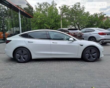 Белый Тесла Модель 3, объемом двигателя 0 л и пробегом 75 тыс. км за 16900 $, фото 2 на Automoto.ua