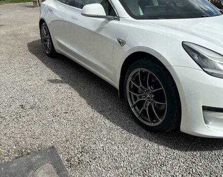 Белый Тесла Модель 3, объемом двигателя 0 л и пробегом 105 тыс. км за 18500 $, фото 26 на Automoto.ua