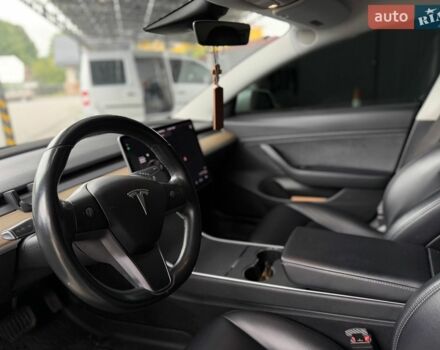 Білий Тесла Модель 3, об'ємом двигуна 0 л та пробігом 157 тис. км за 18500 $, фото 14 на Automoto.ua