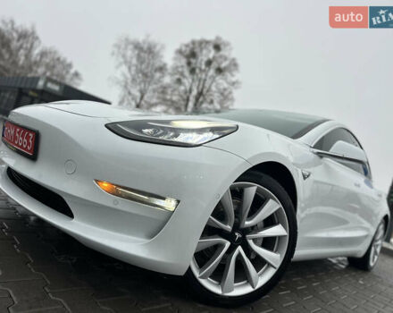 Білий Тесла Модель 3, об'ємом двигуна 0 л та пробігом 118 тис. км за 14999 $, фото 35 на Automoto.ua